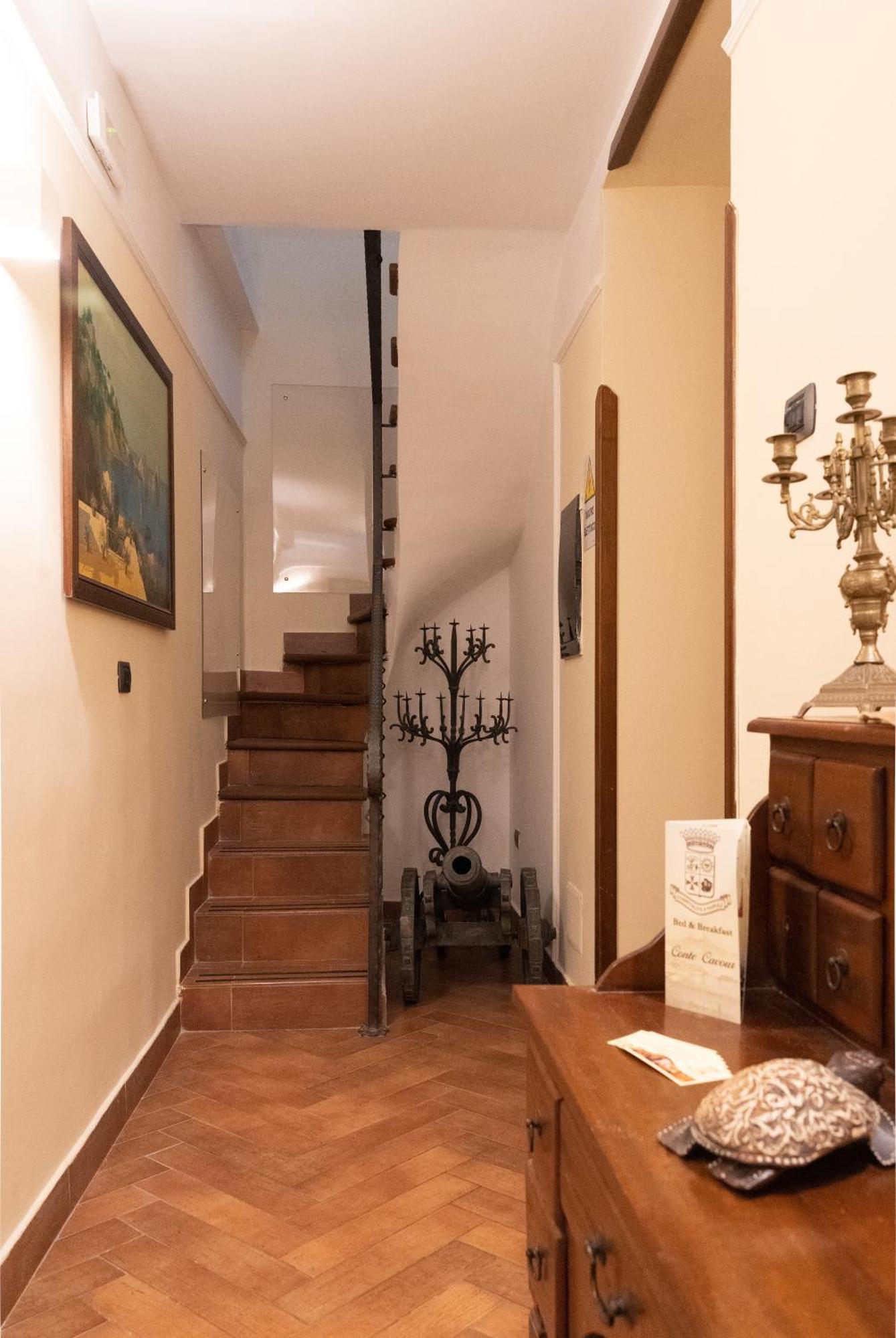 B&B Conte Cavour Napels Buitenkant foto