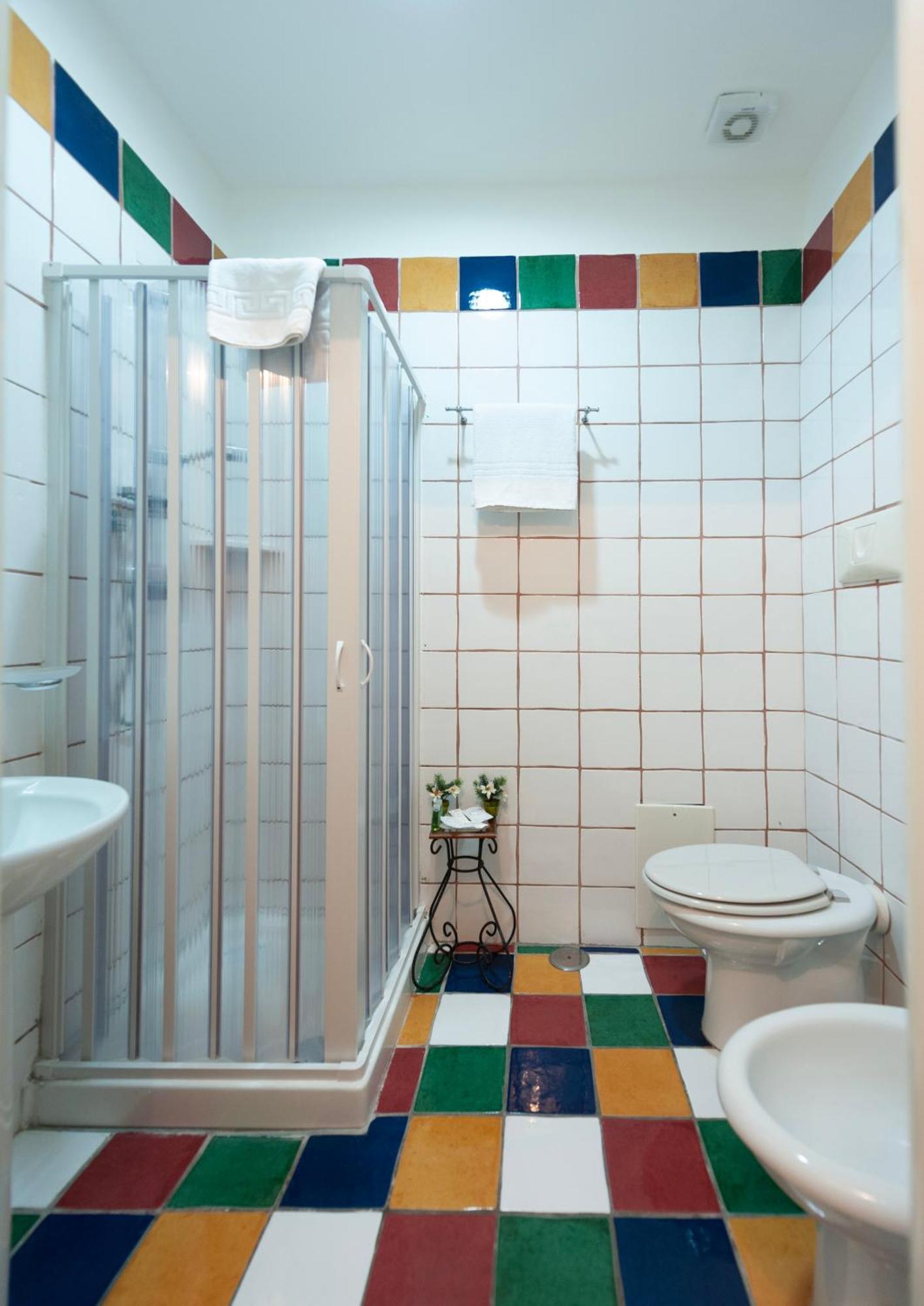 B&B Conte Cavour Napels Buitenkant foto