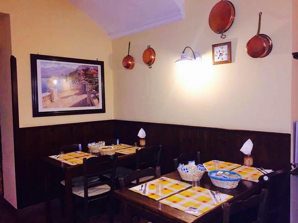 B&B Conte Cavour Napels Buitenkant foto