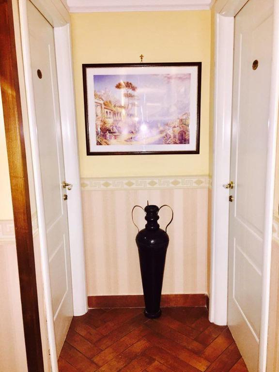 B&B Conte Cavour Napels Buitenkant foto