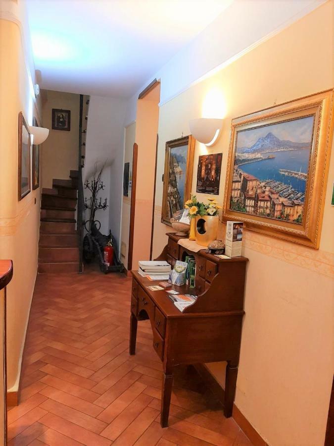 B&B Conte Cavour Napels Buitenkant foto