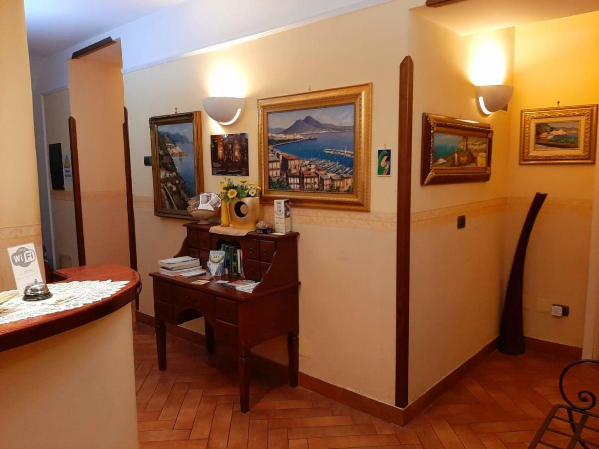 B&B Conte Cavour Napels Buitenkant foto